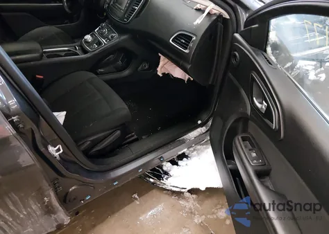 2015 Chrysler 200 Limited z USA, uszkodzony, nr VIN 1C3CCCAB8FN694538